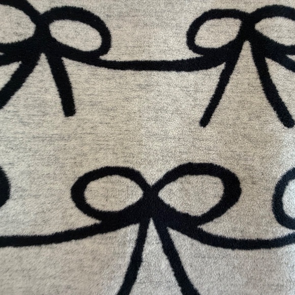 Sara Fitz for ChappyWrap Navy Bows Blanket - Picture 2 of 6